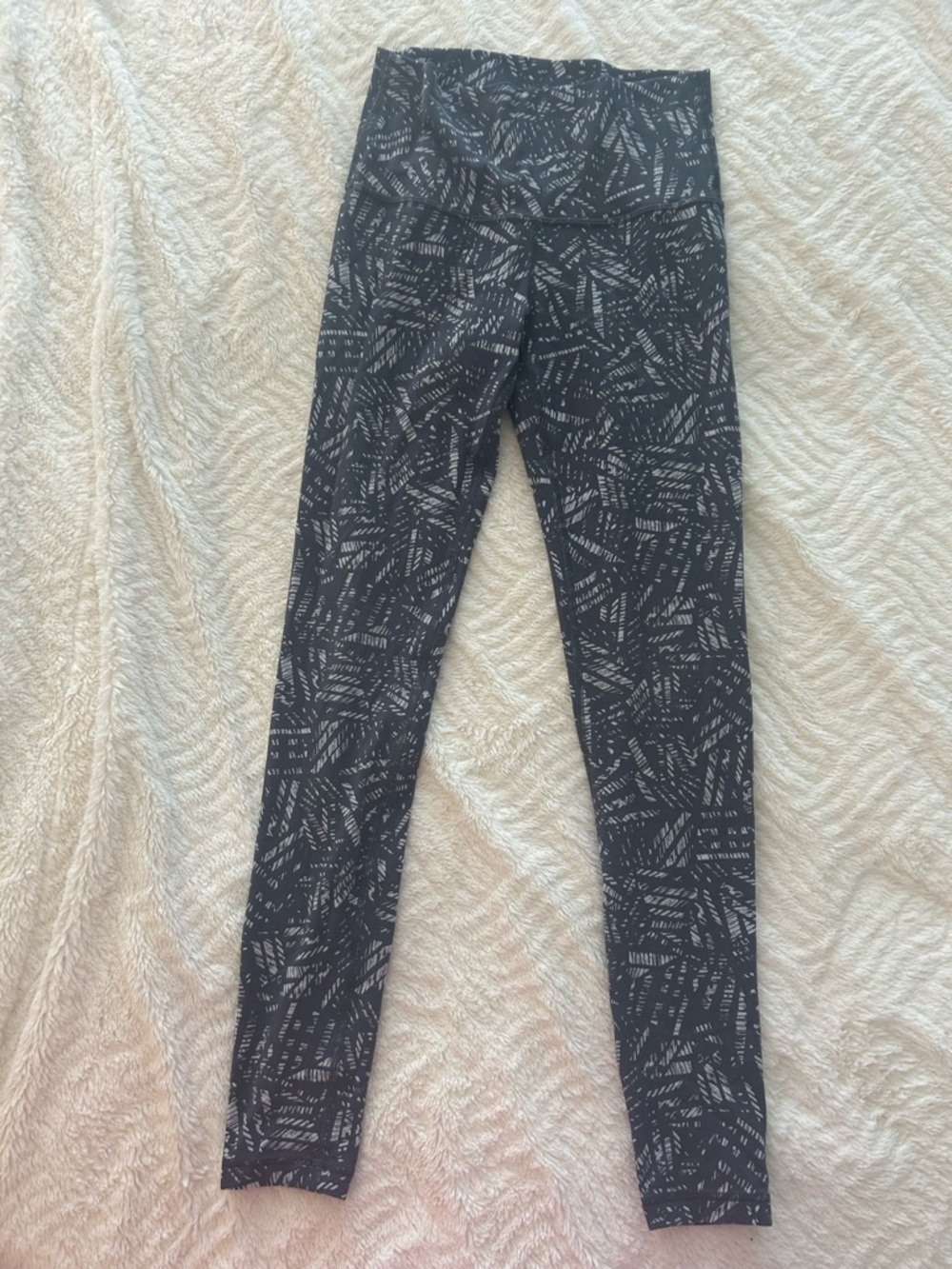 girls lululemon athletica Iviva Black and Gray Printed Leggings